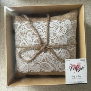 Ring pillow